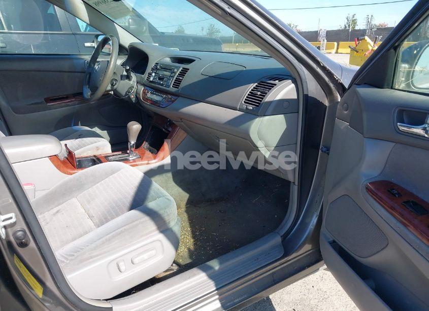 Photo 5 of 2006 Toyota Camry XLE (VIN 4T1BE30K06U656063)