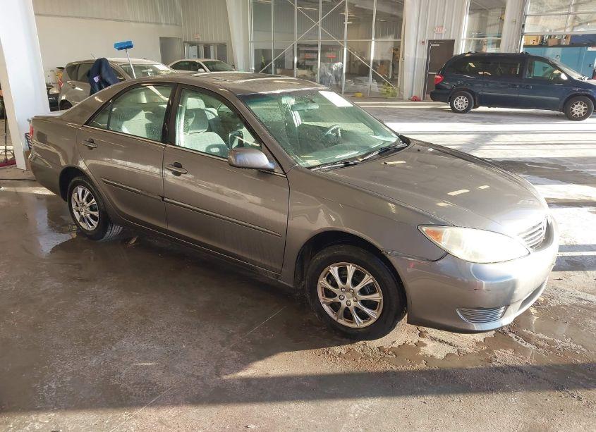 2006 Toyota Camry LE (VIN 4T1BE30K06U661117) main photo