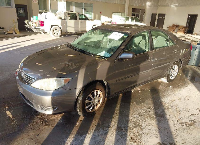 Photo 2 of 2006 Toyota Camry LE (VIN 4T1BE30K06U661117)
