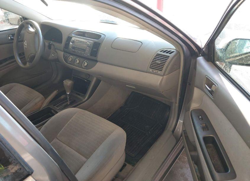 Photo 5 of 2006 Toyota Camry LE (VIN 4T1BE30K06U661117)