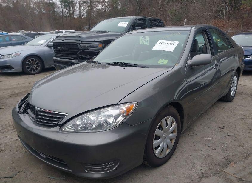 Photo 2 of 2006 Toyota Camry LE (VIN 4T1BE30K06U670769)