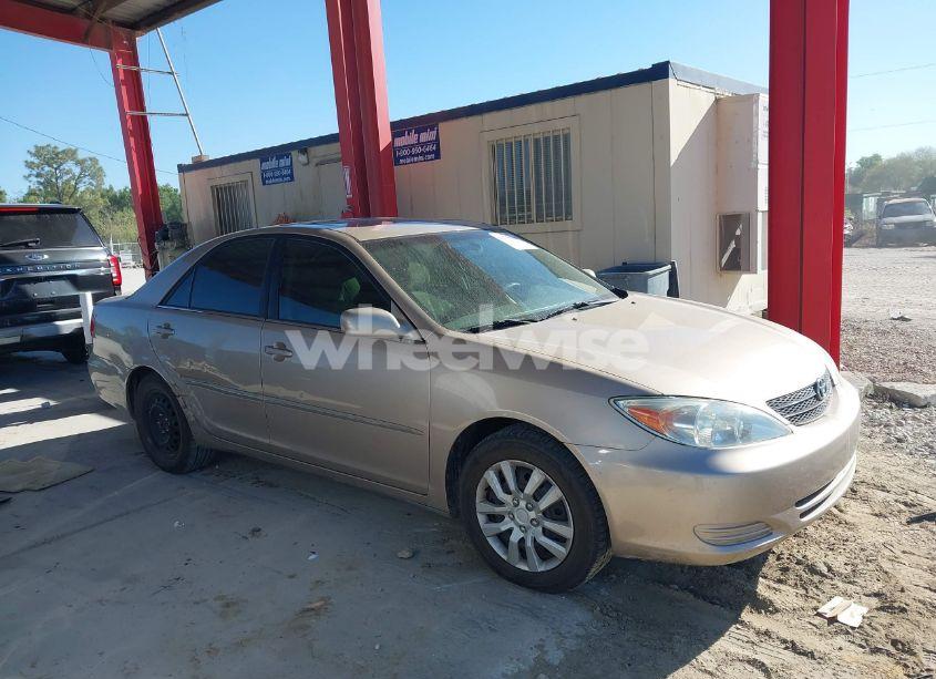 Photo 13 of 2002 Toyota Camry XLE (VIN 4T1BE30K12U051222)