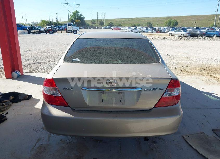 Photo 16 of 2002 Toyota Camry XLE (VIN 4T1BE30K12U051222)