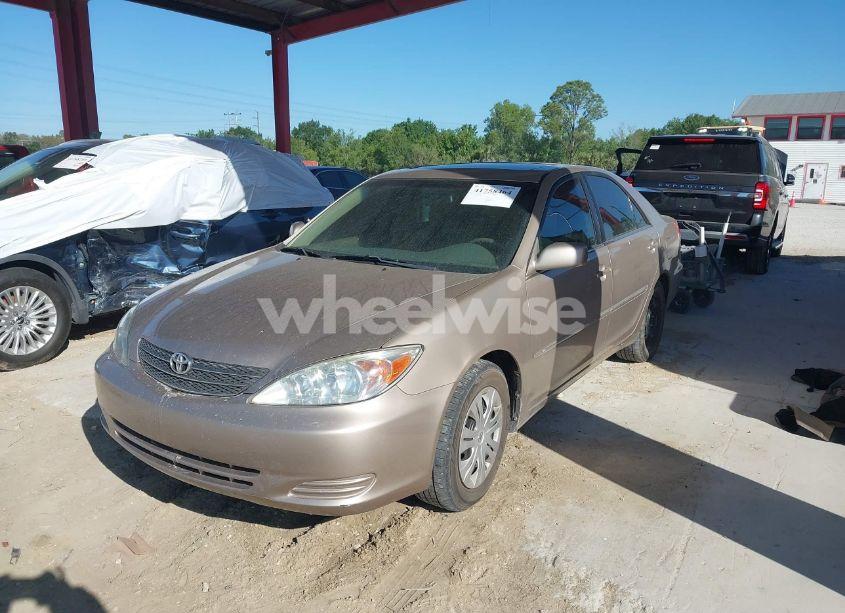 Photo 2 of 2002 Toyota Camry XLE (VIN 4T1BE30K12U051222)