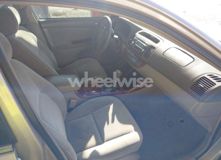 Photo 5 of 2002 Toyota Camry XLE (VIN 4T1BE30K12U051222)