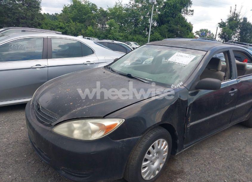 Photo 6 of 2002 Toyota Camry XLE (VIN 4T1BE30K12U088903)