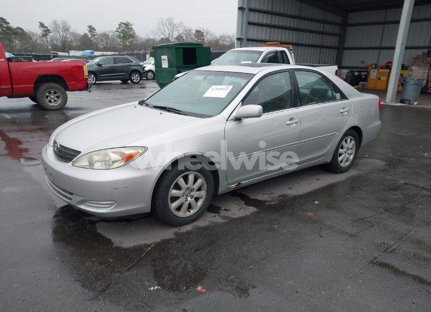 Photo 2 of 2002 Toyota Camry XLE (VIN 4T1BE30K12U516694)