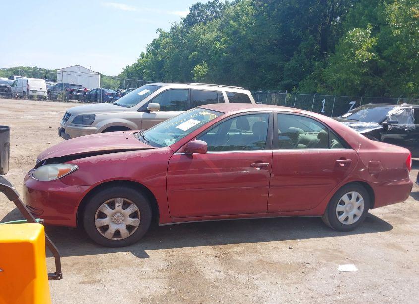 Photo 15 of 2002 Toyota Camry LE (VIN 4T1BE30K12U555639)