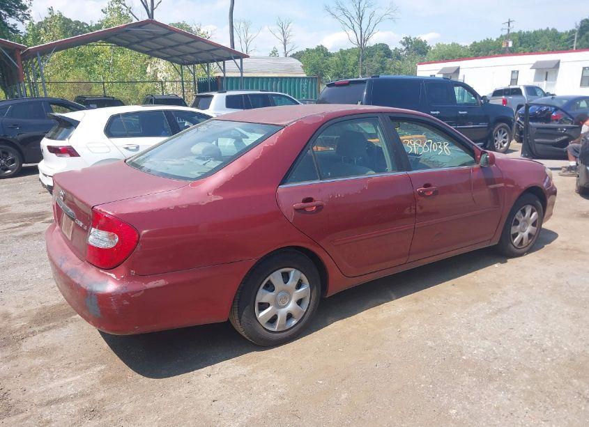 Photo 4 of 2002 Toyota Camry LE (VIN 4T1BE30K12U555639)
