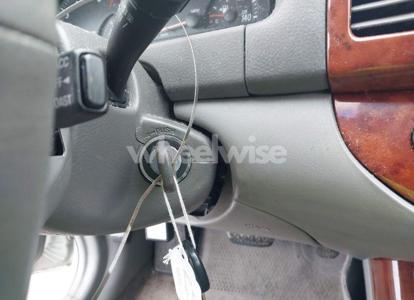 Photo 11 of 2002 Toyota Camry XLE (VIN 4T1BE30K12U564471)