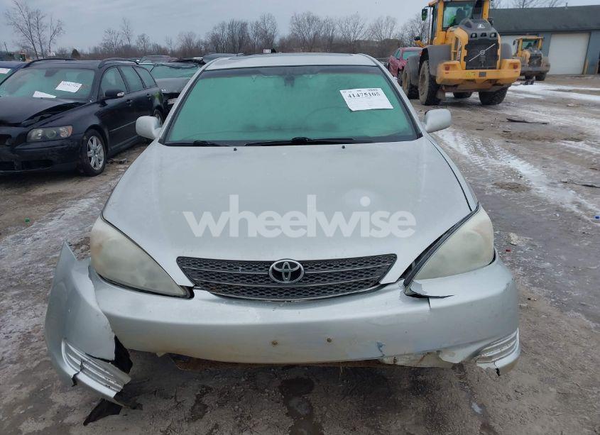 Photo 12 of 2002 Toyota Camry XLE (VIN 4T1BE30K12U564471)