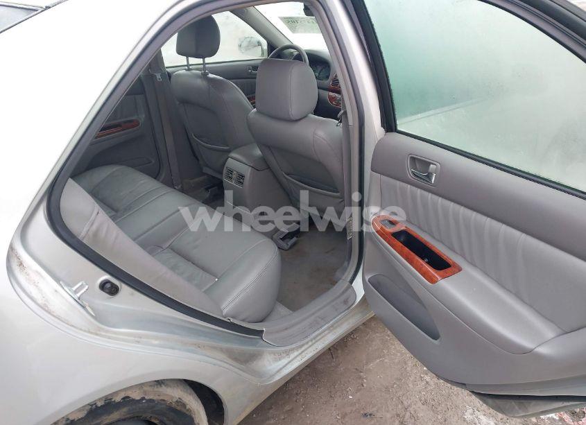Photo 8 of 2002 Toyota Camry XLE (VIN 4T1BE30K12U564471)