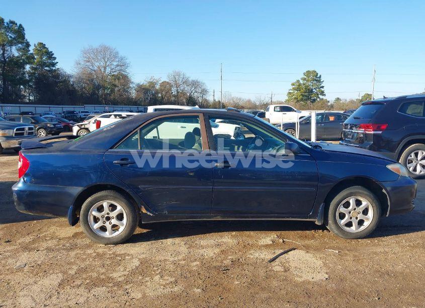 Photo 14 of 2002 Toyota Camry LE (VIN 4T1BE30K12U581092)