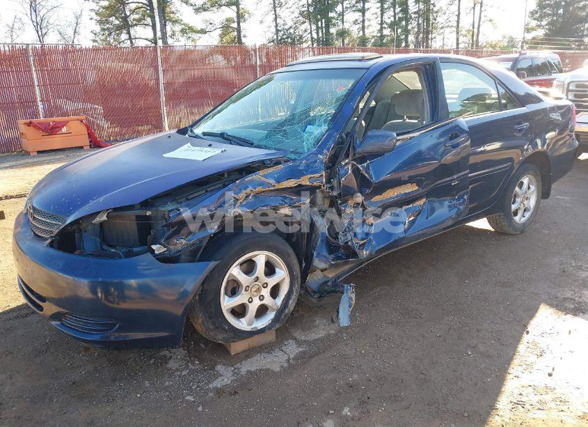 Photo 2 of 2002 Toyota Camry LE (VIN 4T1BE30K12U581092)