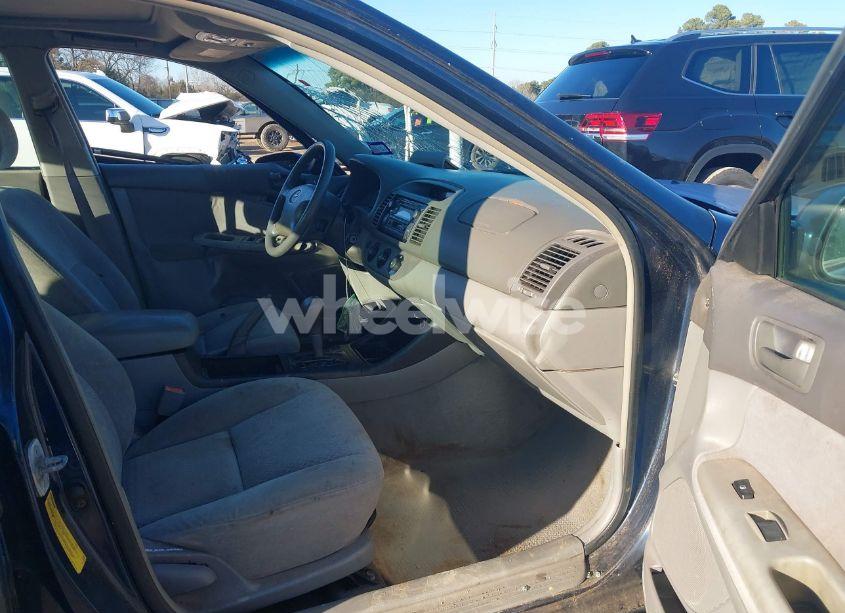 Photo 5 of 2002 Toyota Camry LE (VIN 4T1BE30K12U581092)