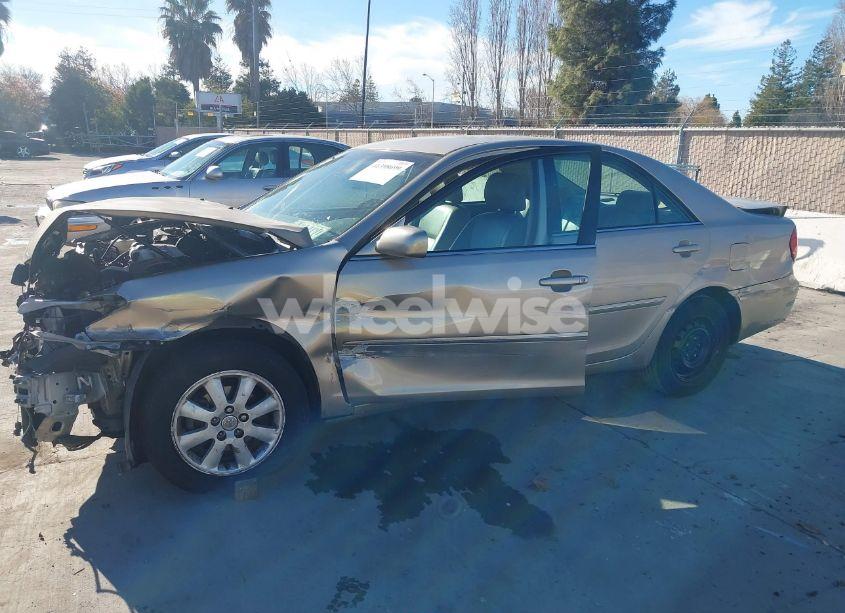 Photo 2 of 2002 Toyota Camry XLE (VIN 4T1BE30K12U614351)