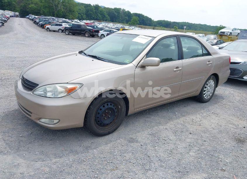 Photo 2 of 2003 Toyota Camry XLE (VIN 4T1BE30K13U141729)