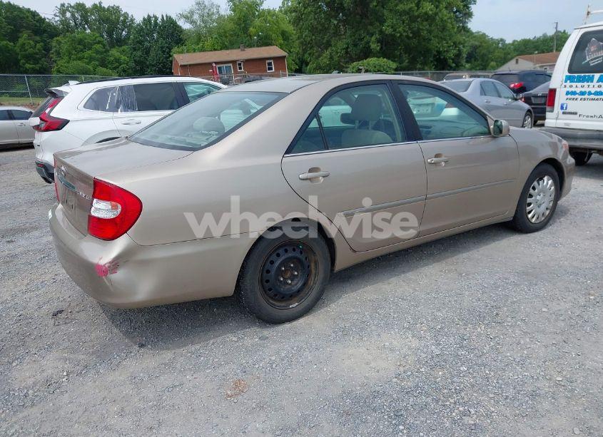Photo 4 of 2003 Toyota Camry XLE (VIN 4T1BE30K13U141729)