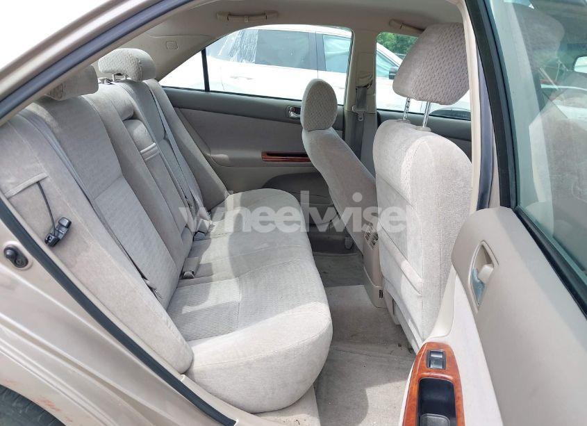 Photo 8 of 2003 Toyota Camry XLE (VIN 4T1BE30K13U141729)