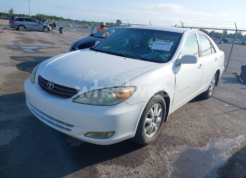 Photo 2 of 2003 Toyota Camry XLE (VIN 4T1BE30K13U195810)