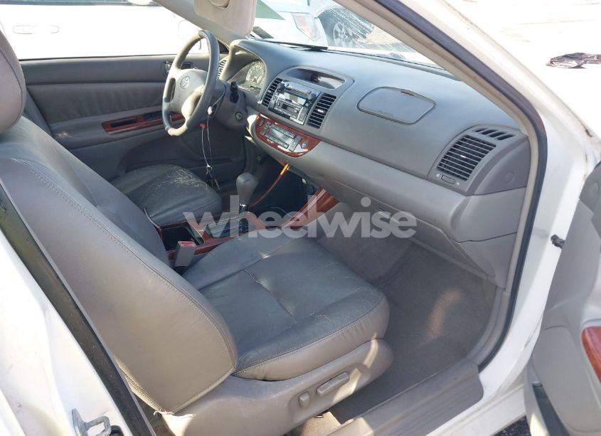 Photo 5 of 2003 Toyota Camry XLE (VIN 4T1BE30K13U195810)