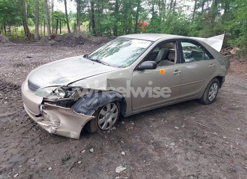 Photo 2 of 2003 Toyota Camry LE (VIN 4T1BE30K13U245511)