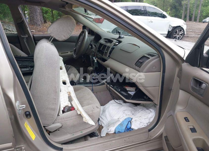 Photo 5 of 2003 Toyota Camry LE (VIN 4T1BE30K13U245511)