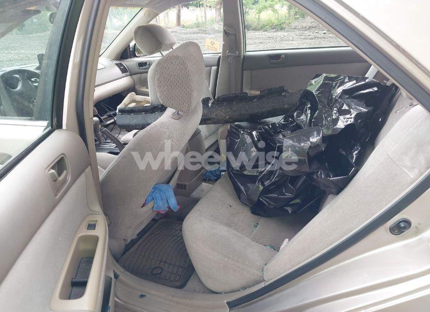 Photo 8 of 2003 Toyota Camry LE (VIN 4T1BE30K13U245511)