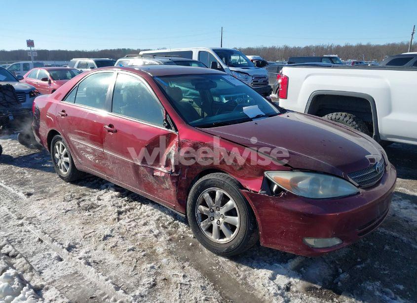 2003 Toyota Camry XLE (VIN 4T1BE30K13U252622) main photo