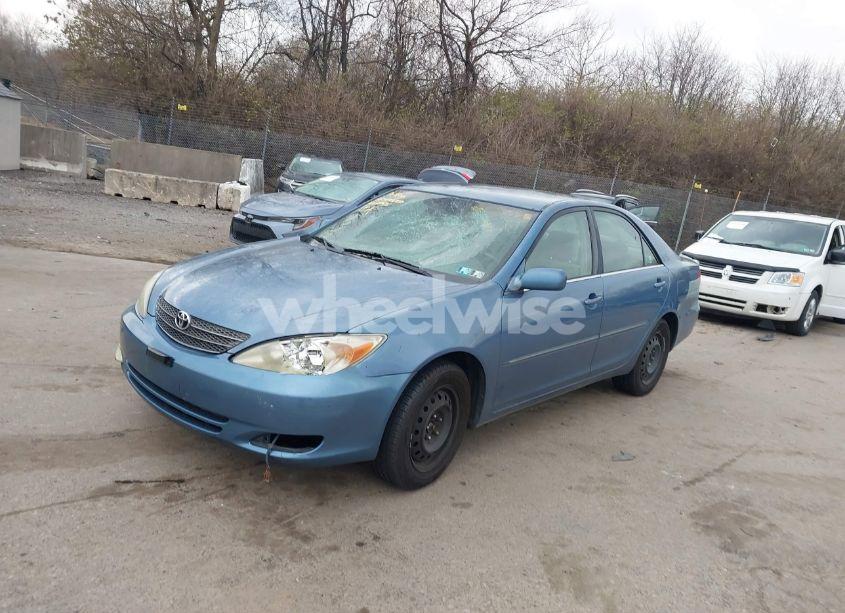 Photo 2 of 2003 Toyota Camry XLE (VIN 4T1BE30K13U688645)