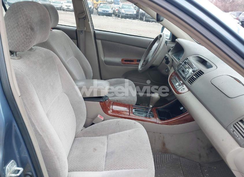 Photo 5 of 2003 Toyota Camry XLE (VIN 4T1BE30K13U688645)