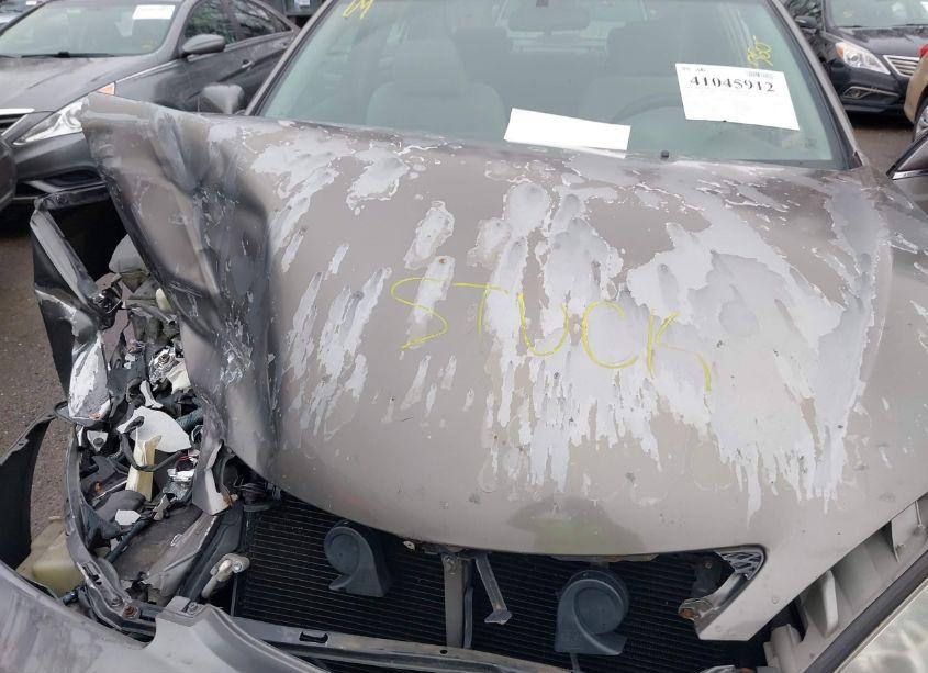 Photo 10 of 2003 Toyota Camry LE (VIN 4T1BE30K13U716122)