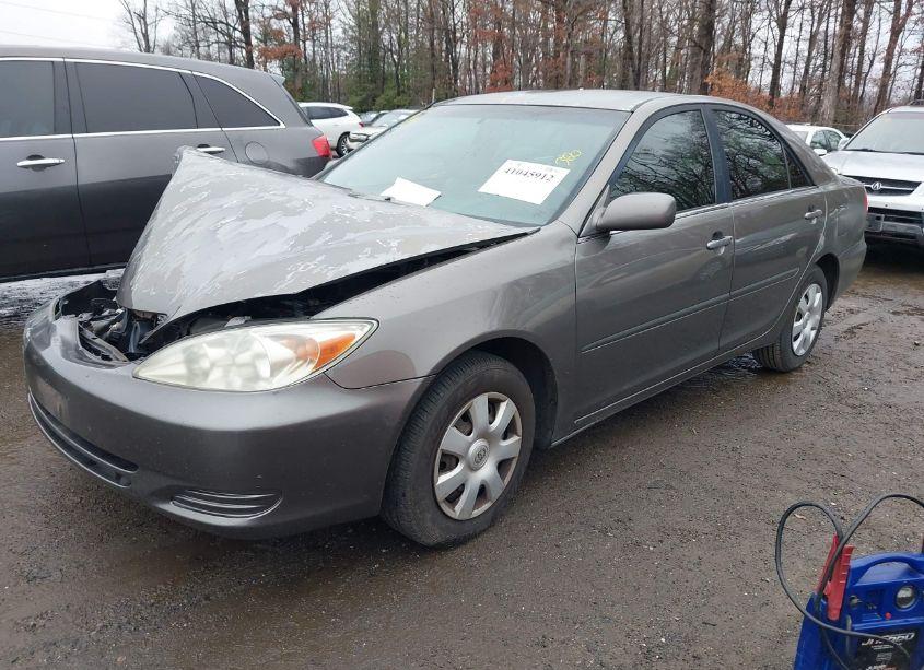 Photo 2 of 2003 Toyota Camry LE (VIN 4T1BE30K13U716122)