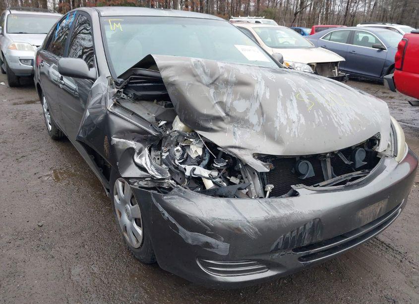 Photo 6 of 2003 Toyota Camry LE (VIN 4T1BE30K13U716122)