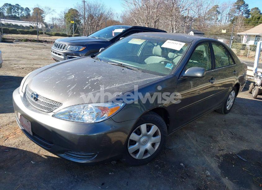 Photo 2 of 2003 Toyota Camry LE (VIN 4T1BE30K13U718873)