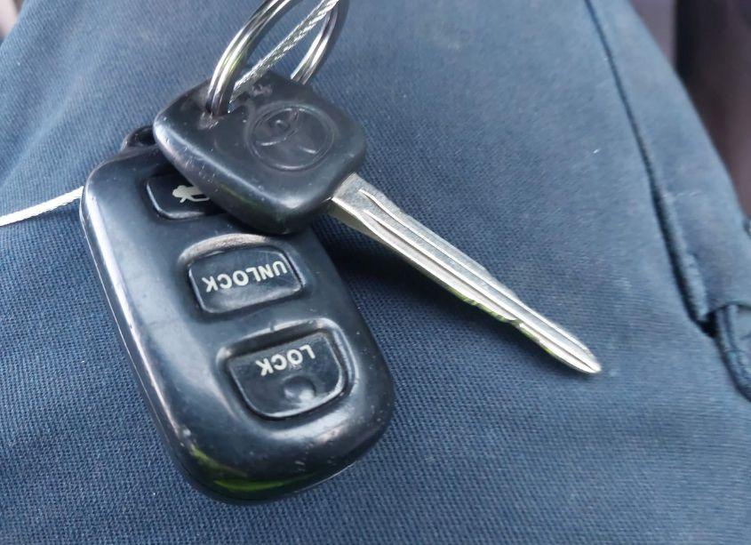 Photo 11 of 2003 Toyota Camry LE (VIN 4T1BE30K13U731106)