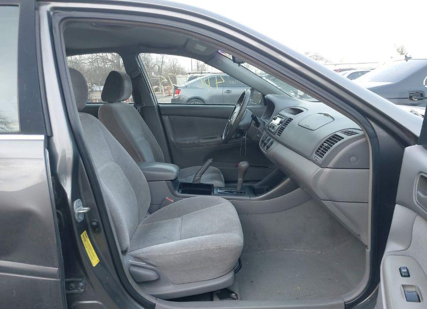 Photo 5 of 2003 Toyota Camry LE (VIN 4T1BE30K13U731106)