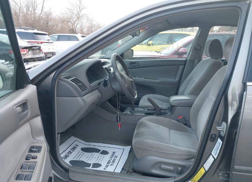 Photo 8 of 2003 Toyota Camry LE (VIN 4T1BE30K13U731106)