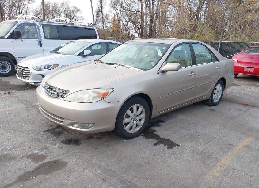Photo 2 of 2004 Toyota Camry XLE (VIN 4T1BE30K14U285198)