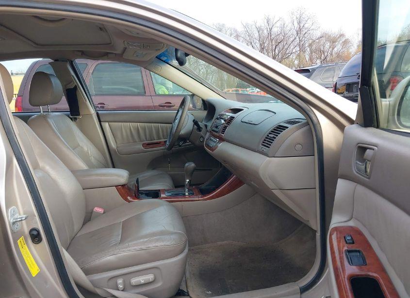 Photo 5 of 2004 Toyota Camry XLE (VIN 4T1BE30K14U285198)