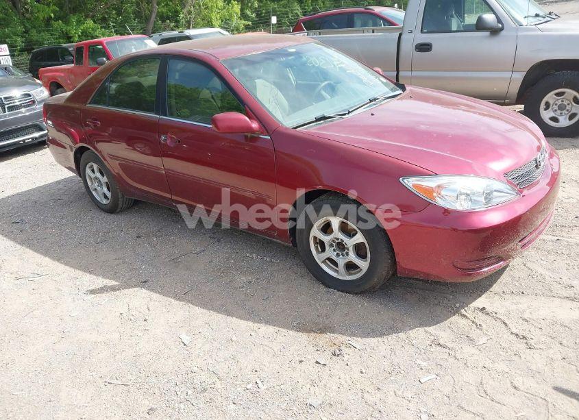 2004 Toyota Camry LE (VIN 4T1BE30K14U306583) main photo