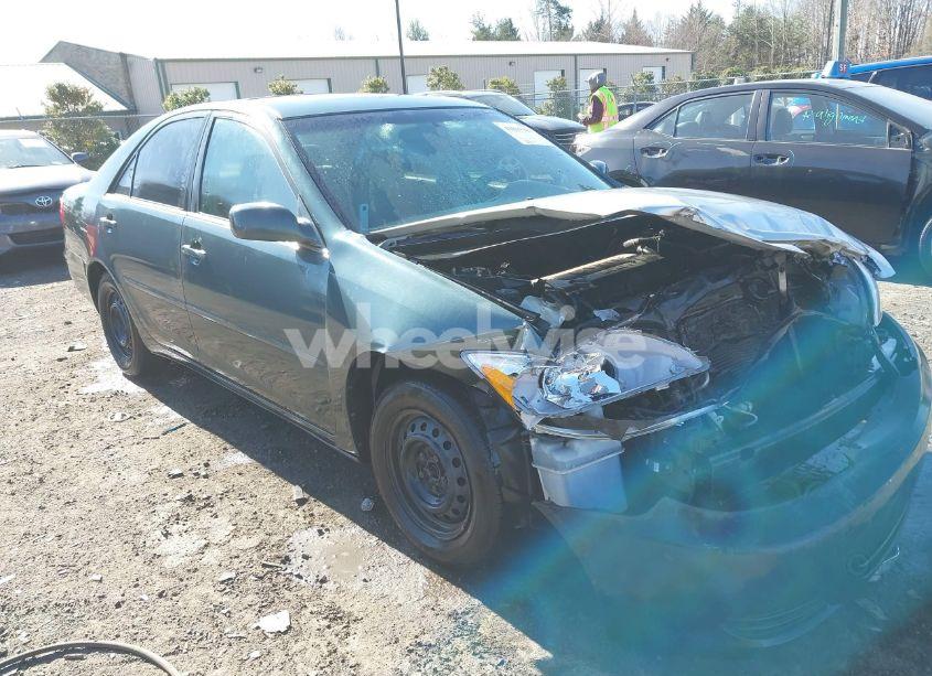 2004 Toyota Camry LE (VIN 4T1BE30K14U368002) main photo