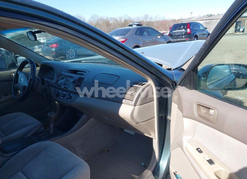 Photo 5 of 2004 Toyota Camry LE (VIN 4T1BE30K14U368002)