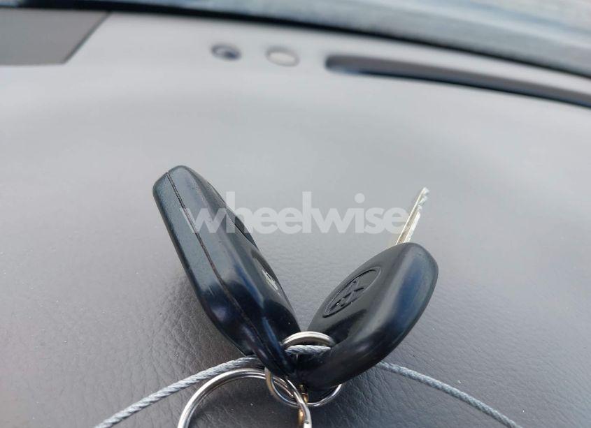 Photo 11 of 2004 Toyota Camry XLE (VIN 4T1BE30K14U838528)