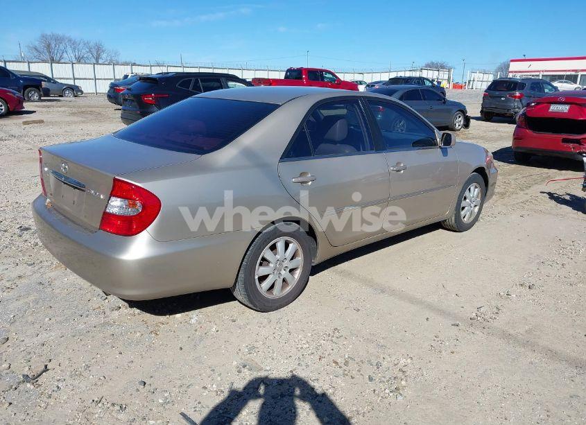 Photo 4 of 2004 Toyota Camry XLE (VIN 4T1BE30K14U875725)