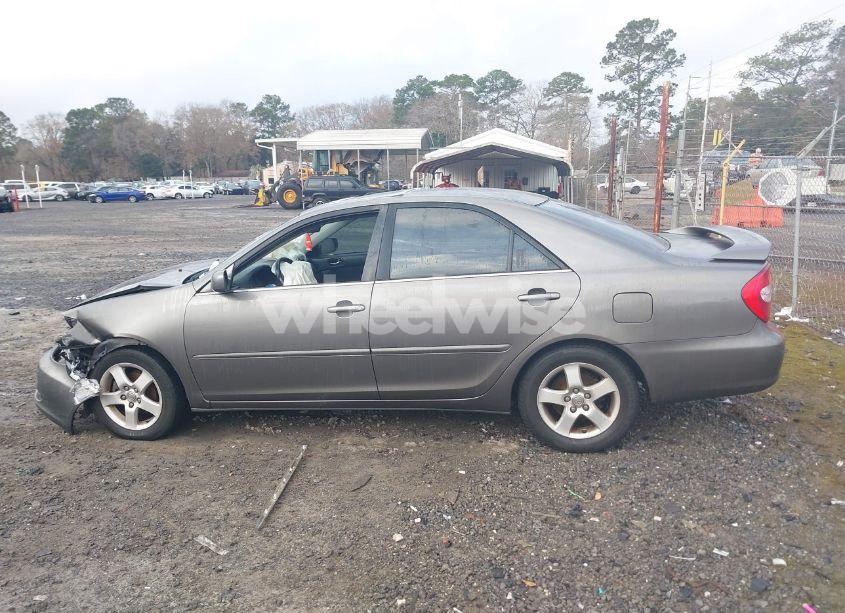 Photo 14 of 2004 Toyota Camry SE (VIN 4T1BE30K14U885056)