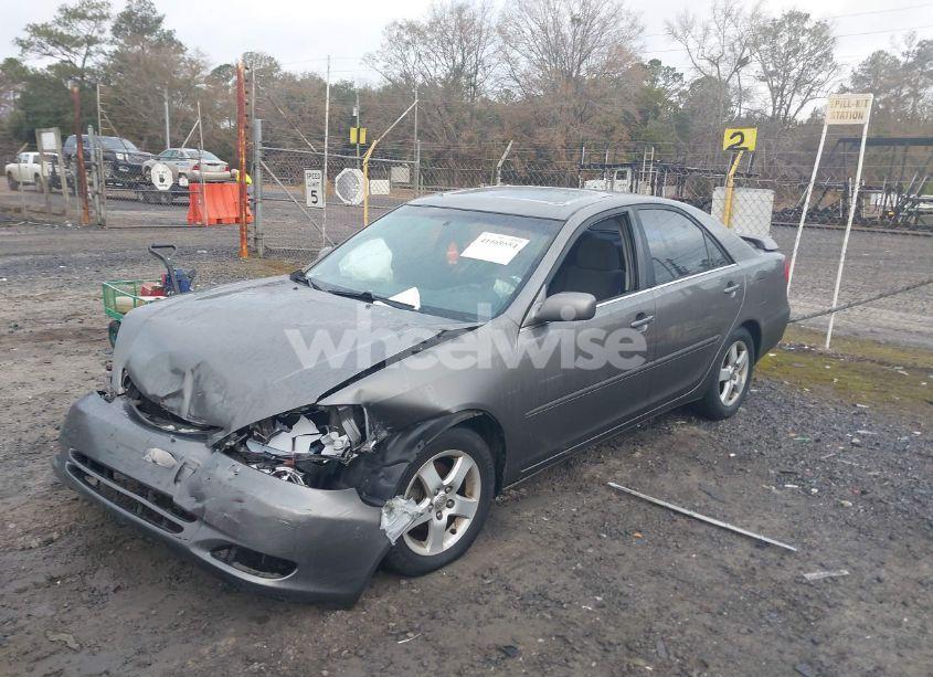 Photo 2 of 2004 Toyota Camry SE (VIN 4T1BE30K14U885056)