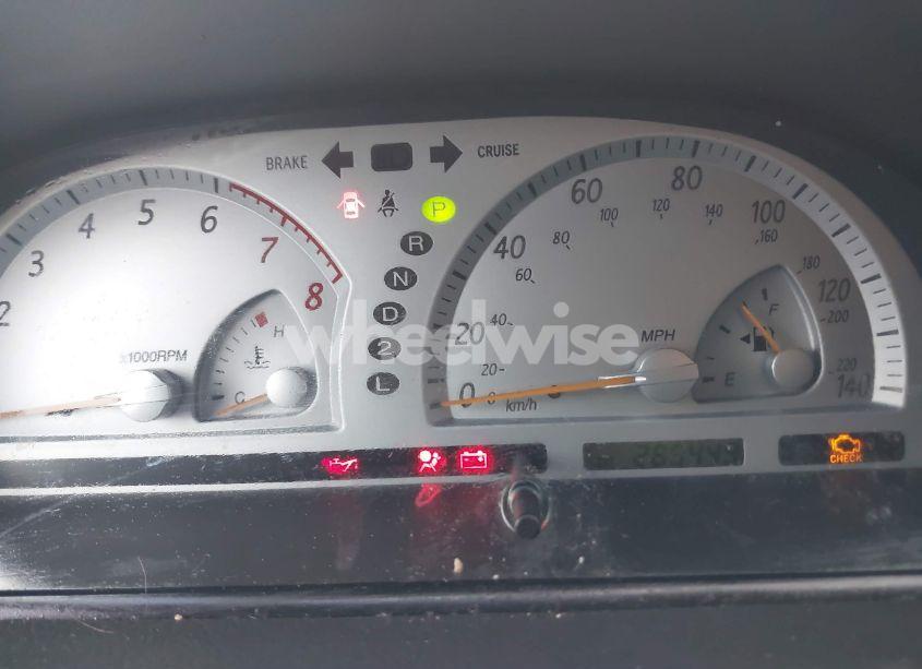 Photo 7 of 2004 Toyota Camry SE (VIN 4T1BE30K14U885056)