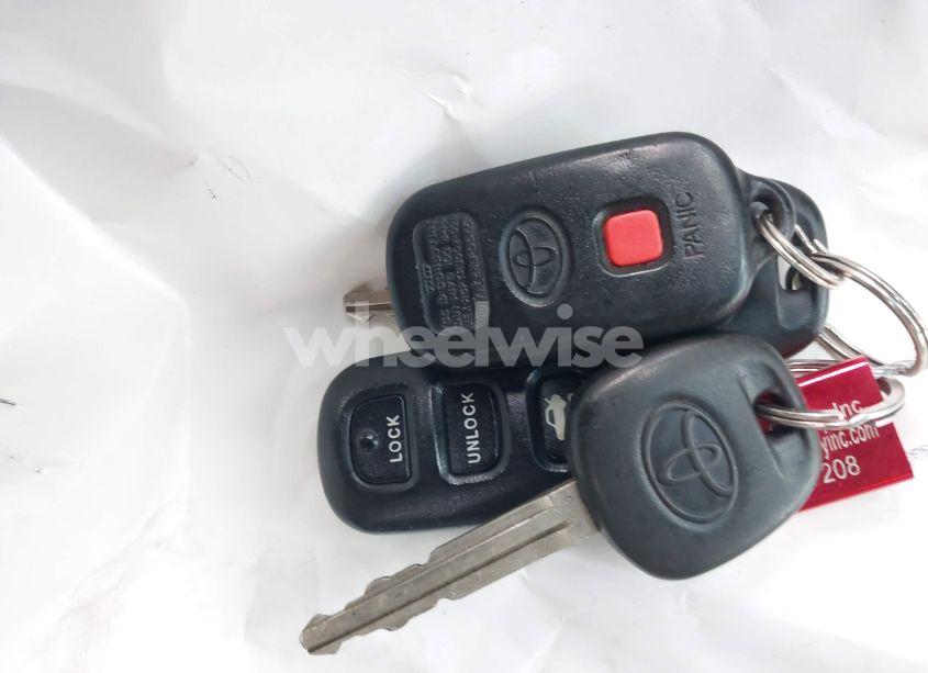 Photo 11 of 2004 Toyota Camry XLE (VIN 4T1BE30K14U913017)