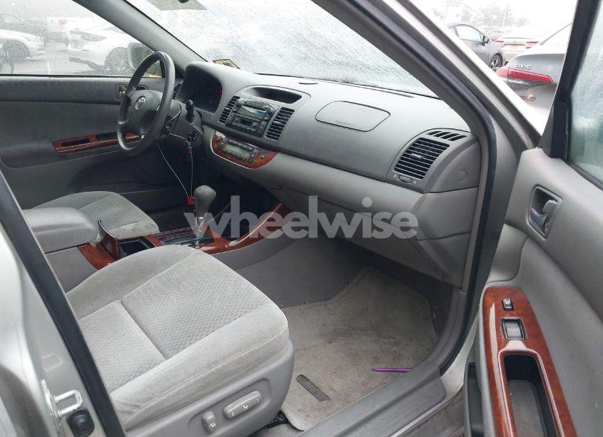 Photo 5 of 2004 Toyota Camry XLE (VIN 4T1BE30K14U913017)